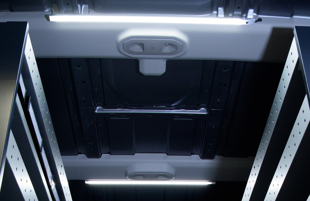 Nahaufnahme der integrierten LED-Beleuchtung im Kia PV5 Cargo